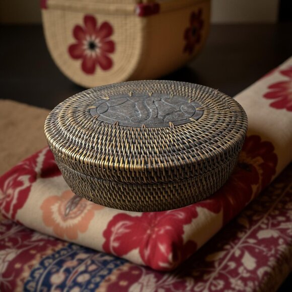 Vintage Rattan and Wood Oval Basket with Inlaid Lid – 8x6 – Handwoven Vanity or - Picture 5 of 8